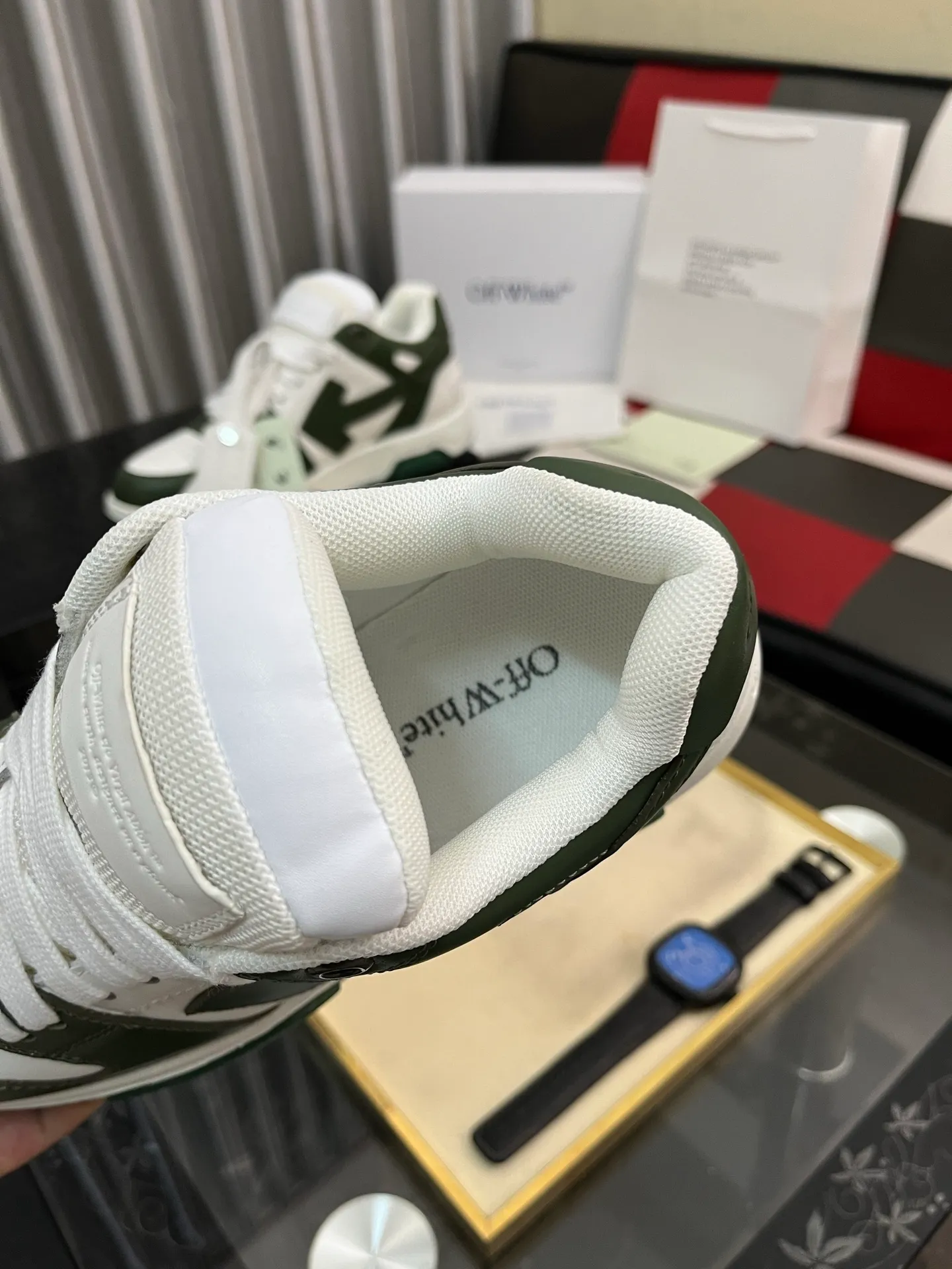 Men's shoes 💰600⌚️⌚️ OFF-White C/O VirGil Abloh fashionable and versatile casual shoes. Exclusive first release of the new model. Made of environmentally friendly cowhide leather and mesh fabric upper material. The insole is embedded with foam cushioning EVA material. The correct midsole is equipped with EVA lightweight cushioning. External tooth nail rubber outsole. The correct accessories can be customized simultaneously. Women's model: 35-40 Men's model: 39-45